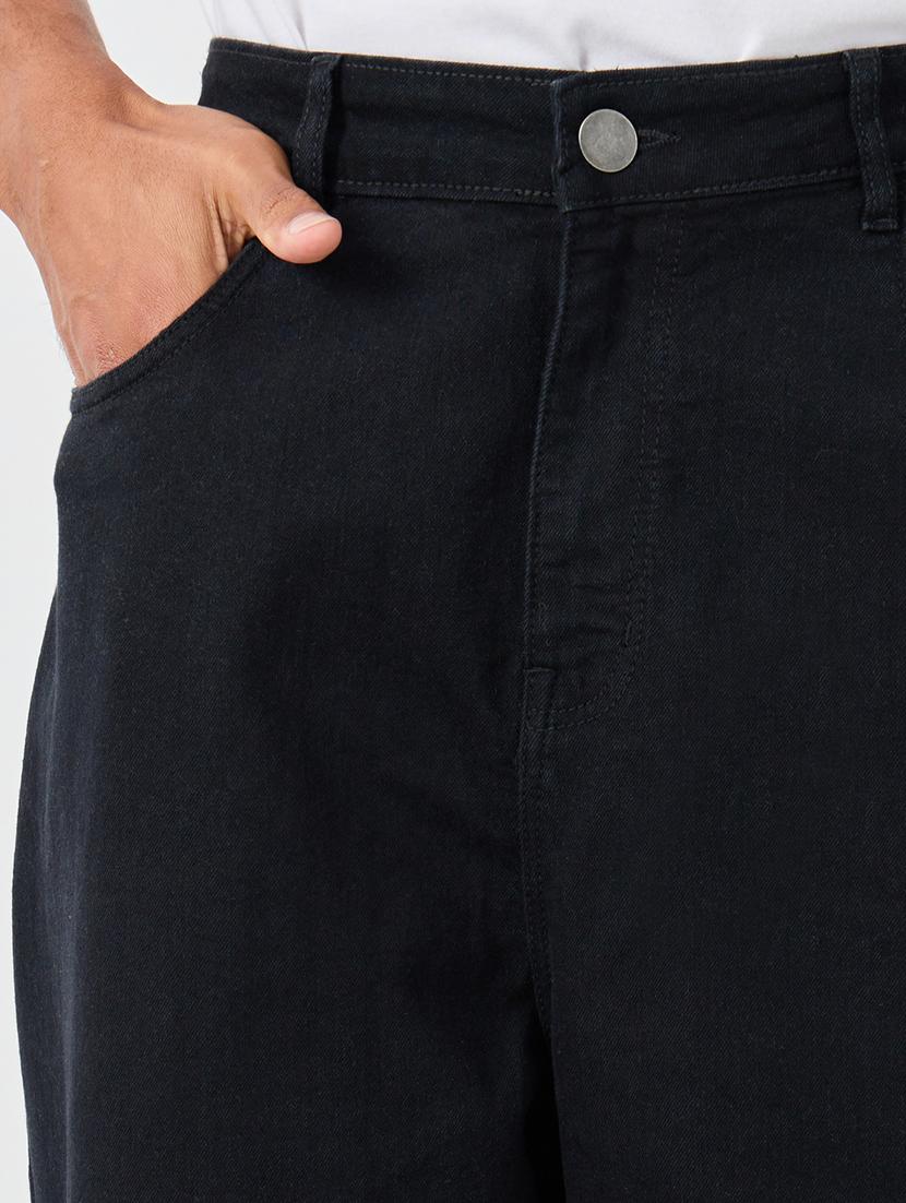 men solid mid rise straight fit jeans - 21970943 - Standard Image - 3