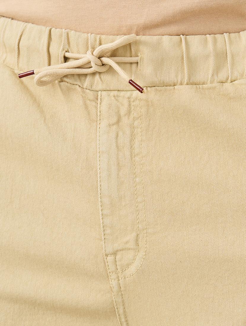 men solid mid rise straight fit jeans - 21970945 - Standard Image - 3