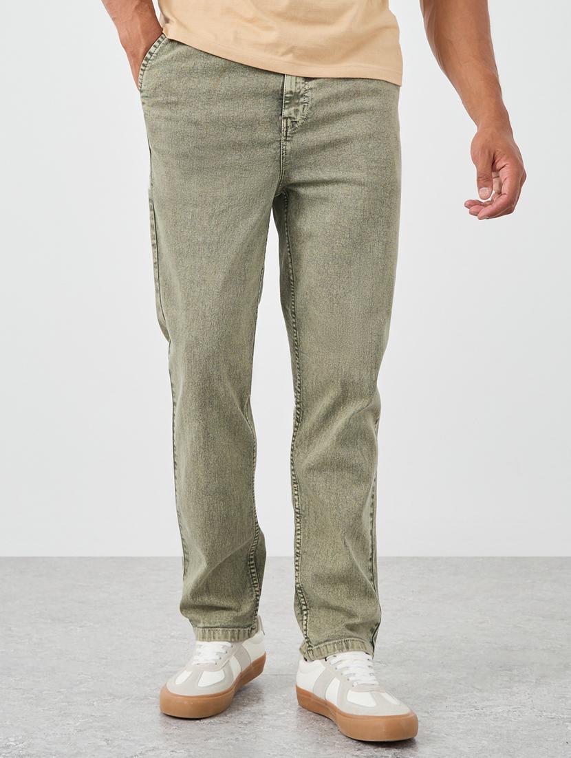 men washed mid rise straight fit jeans
