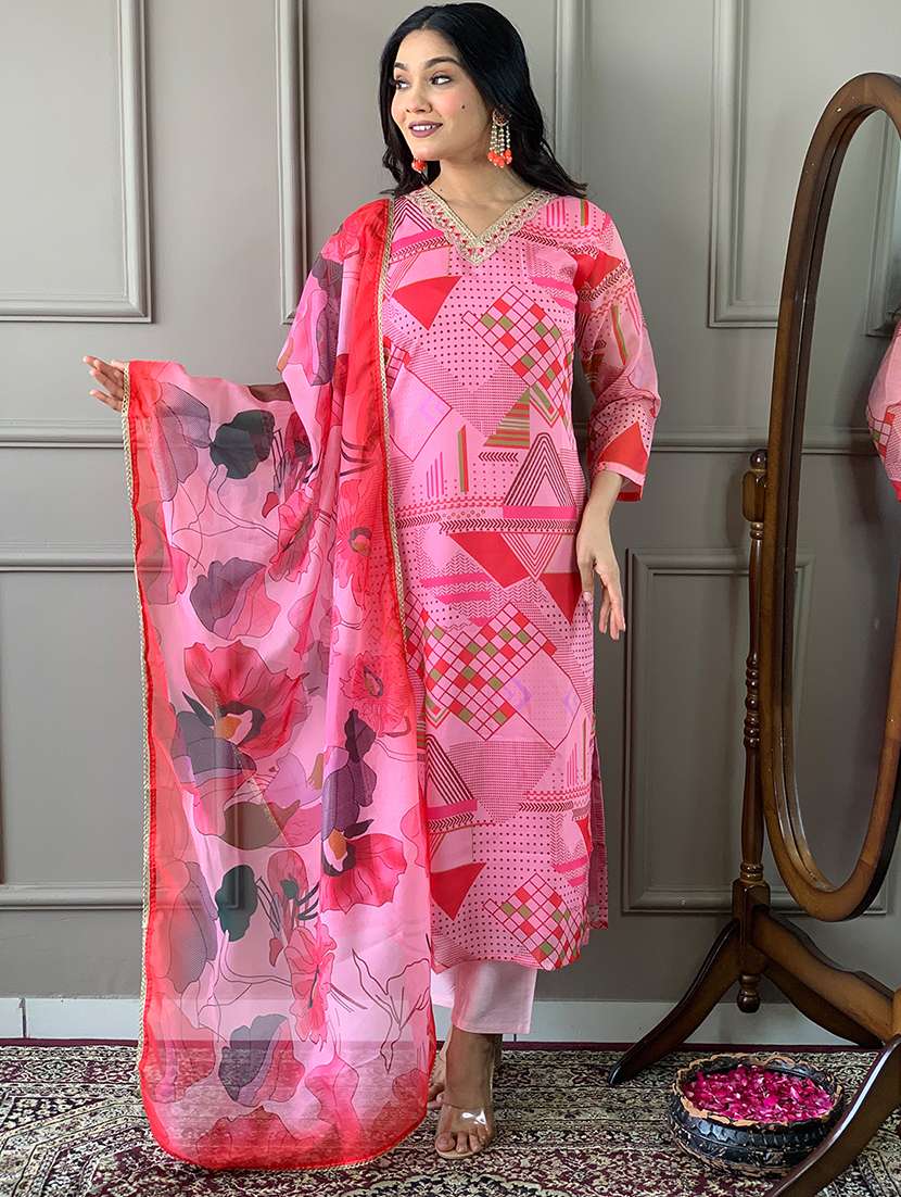 women three quarter sleeve kurta pant with dupatta set - 21971067 -  Zoom Image - 0