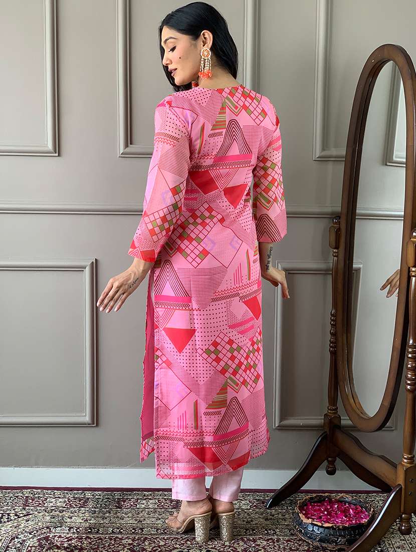 women three quarter sleeve kurta pant with dupatta set - 21971067 - Standard Image - 3
