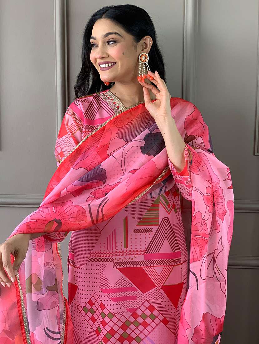 women three quarter sleeve kurta pant with dupatta set - 21971067 - Standard Image - 5