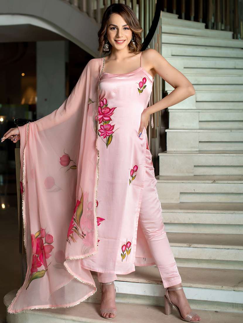 women floral sleeveless kurta pant with dupatta set