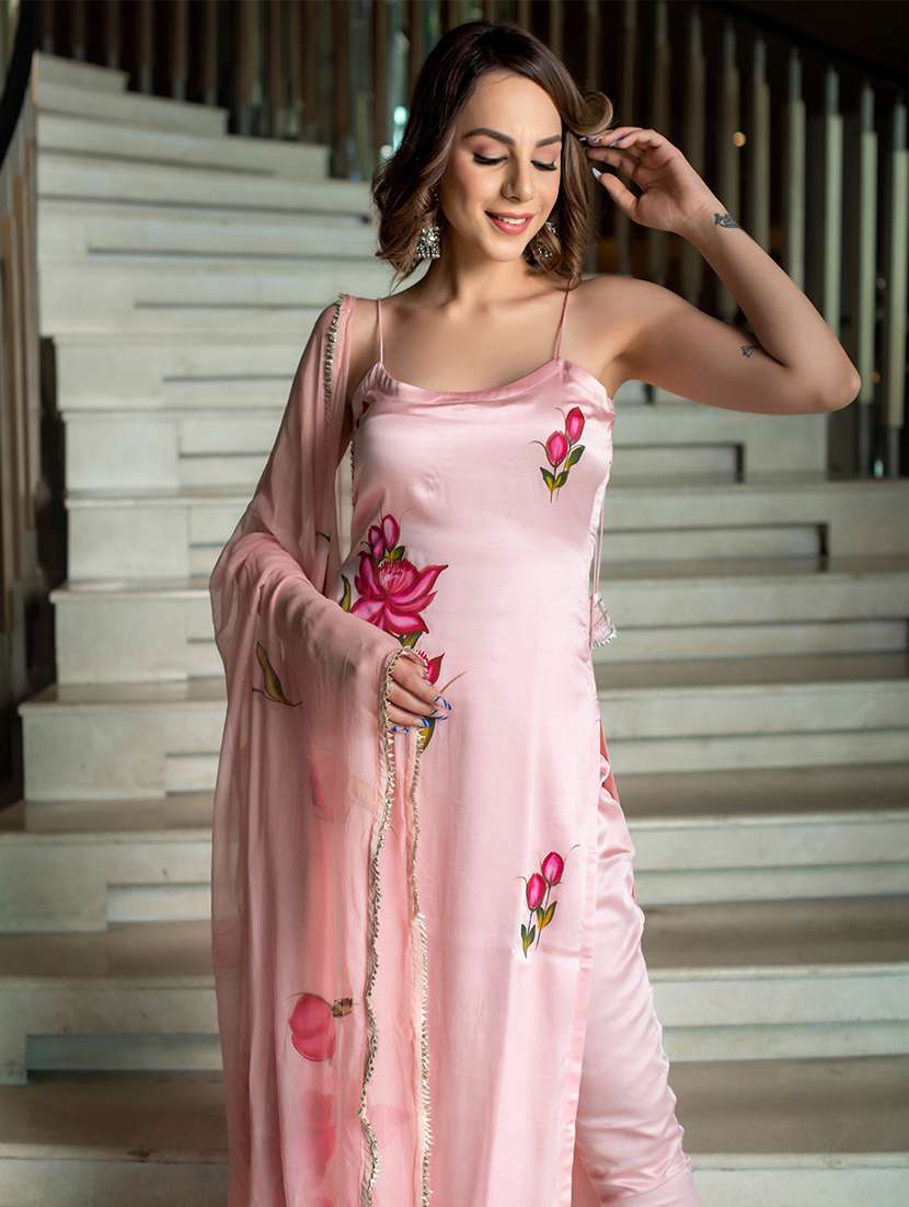 women floral sleeveless kurta pant with dupatta set - 21971156 -  Standard Image - 3