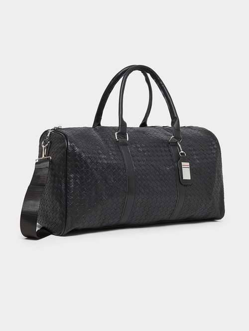 black textured weave pattern duffle bag - 21971460 -  Standard Image - 0