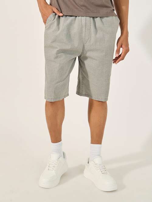 men solid mid rise relaxed fit short - 21971519 -  Standard Image - 0