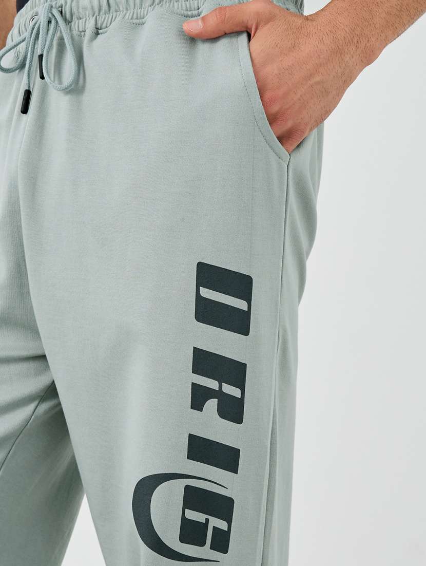 men typographic mid rise loose fit jogger - 21971631 -  Standard Image - 3