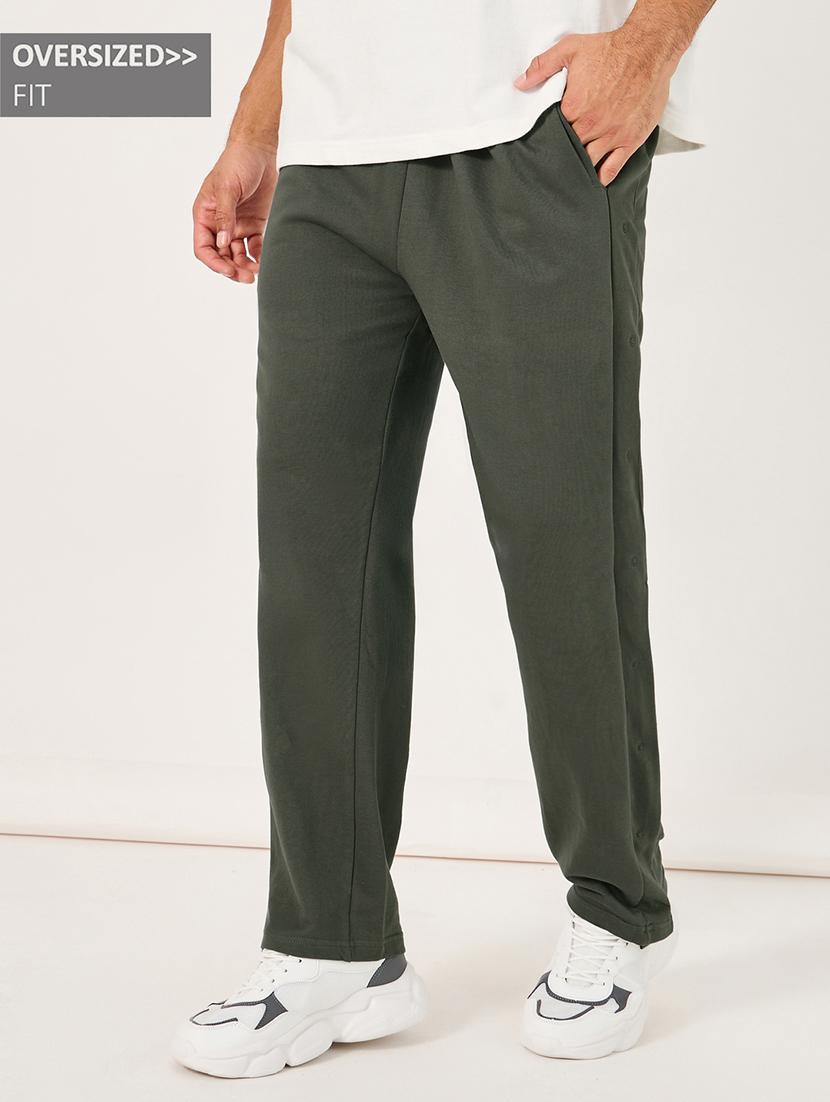 men solid mid rise loose fit full length track pant - 21971688 - Zoom Image - 0