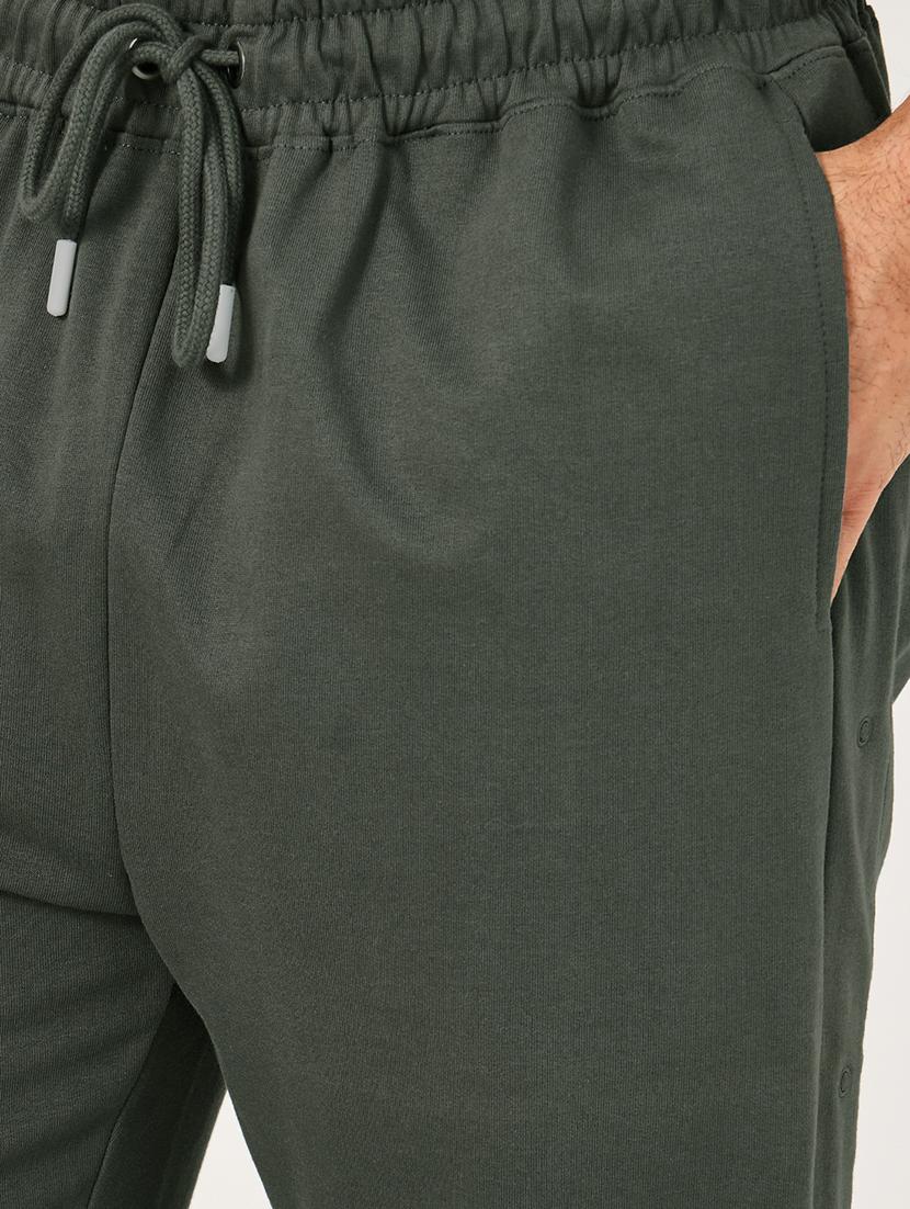 men solid mid rise loose fit full length track pant - 21971688 - Standard Image - 3