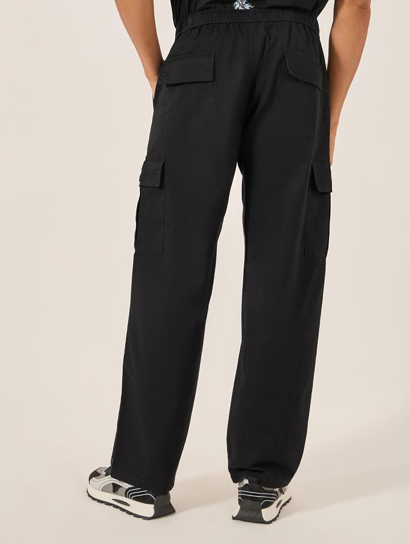 men solid mid rise loose fit cargo - 21971695 - Standard Image - 3