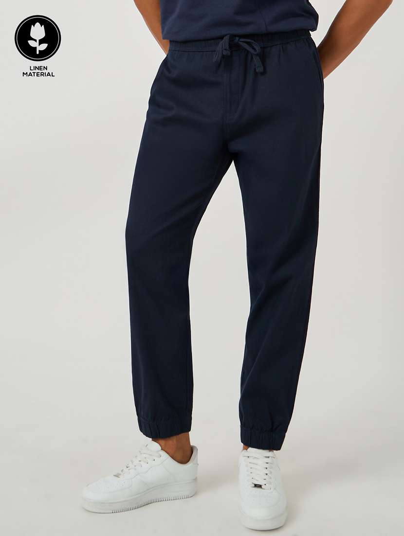 men solid mid rise relaxed fit jogger