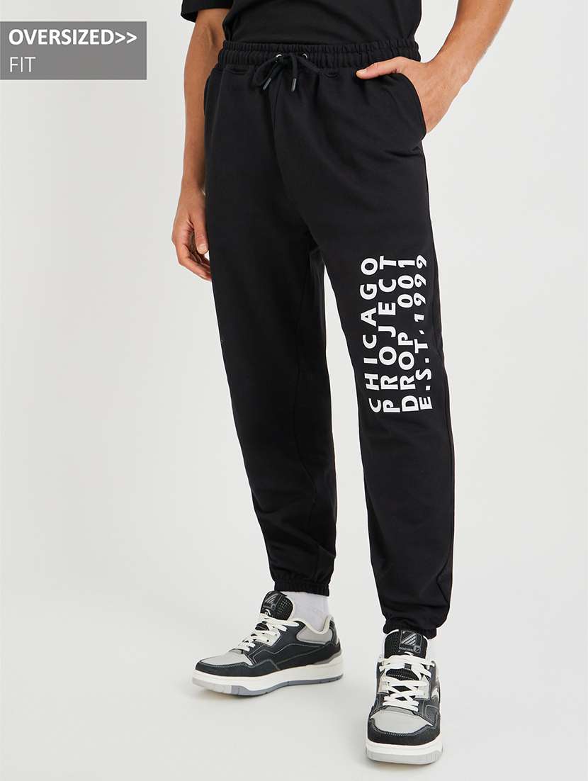men printed mid rise relaxed fit jogger