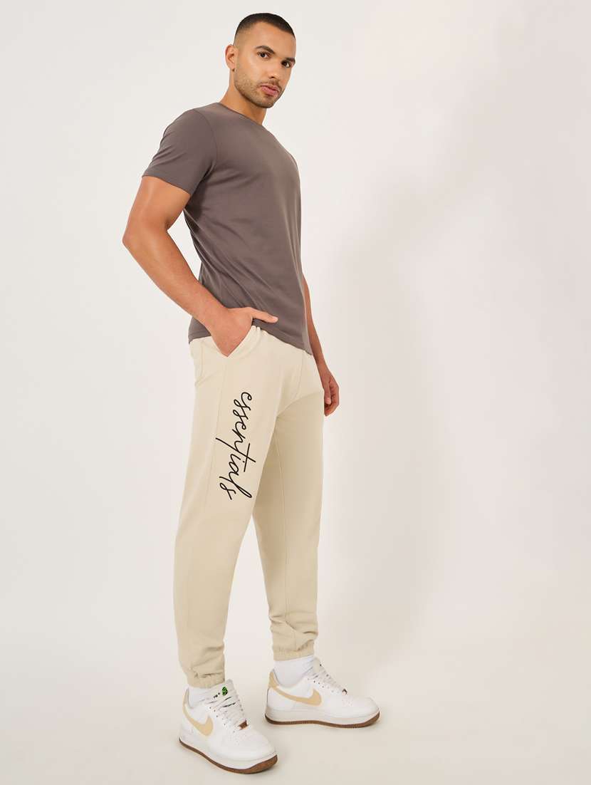 men printed mid rise relaxed fit jogger - 21971760 -  Standard Image - 3