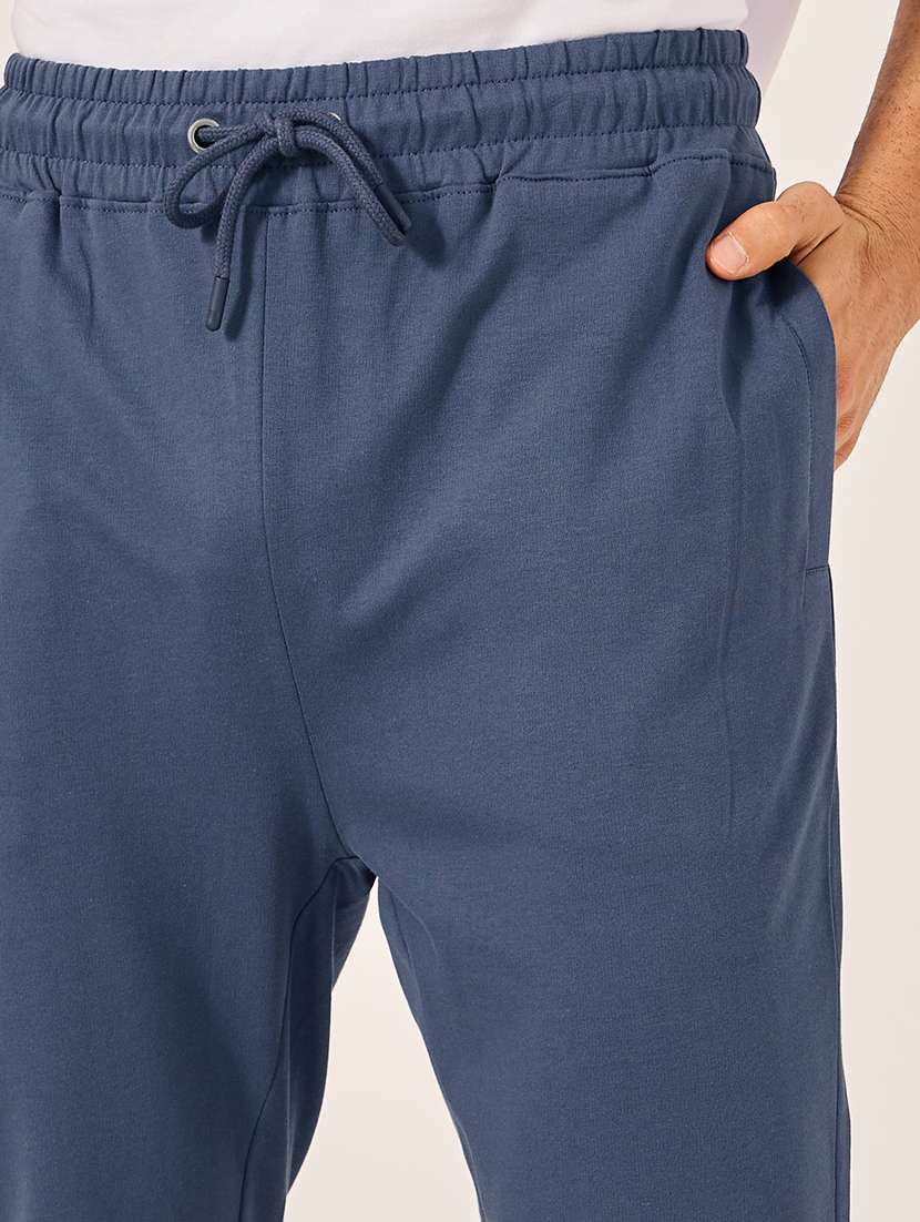 men solid mid rise regular fit jogger - 21971765 -  Standard Image - 3