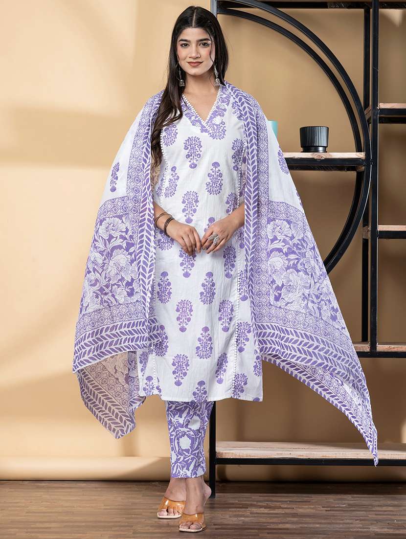 women three quarter sleeve kurta pant with dupatta set - 21972284 -  Standard Image - 3