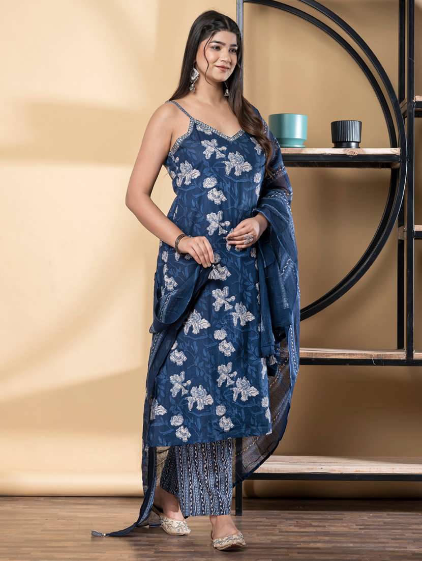 women floral printed sleeveless kurta pant with dupatta set - 21972288 -  Standard Image - 3