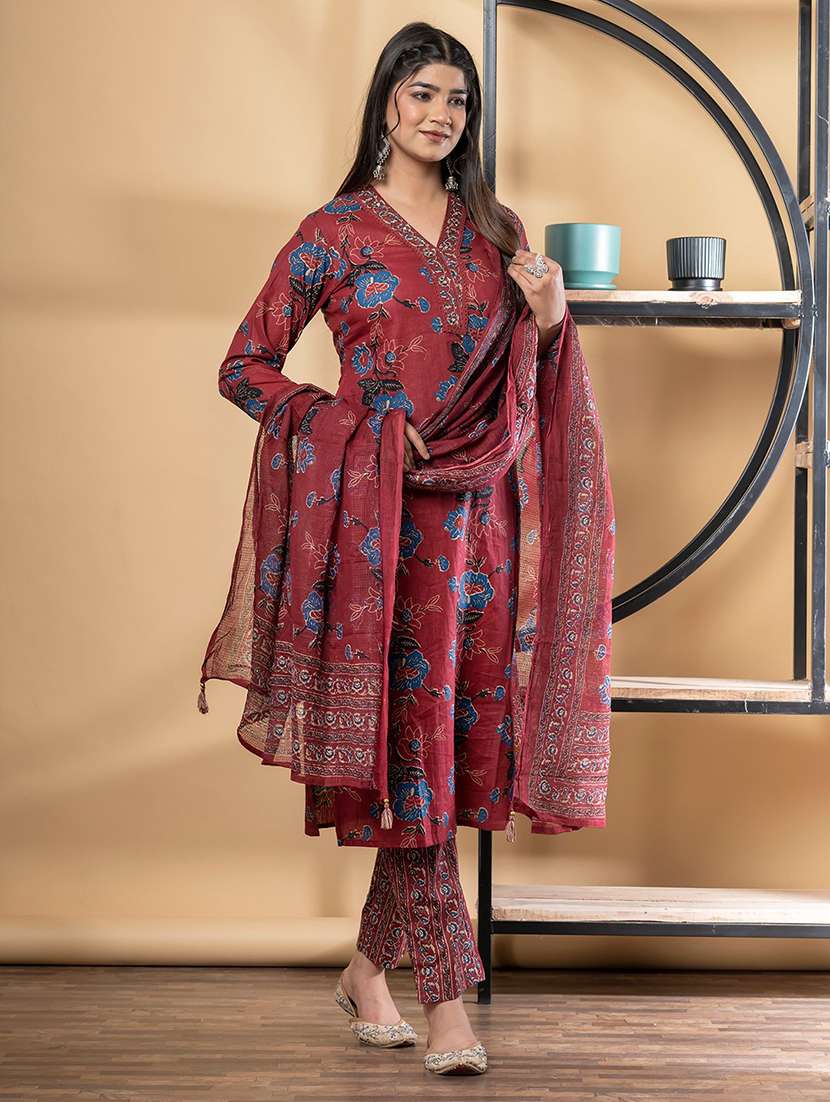 women three quarter sleeve kurta pant with dupatta set - 21972293 -  Standard Image - 3