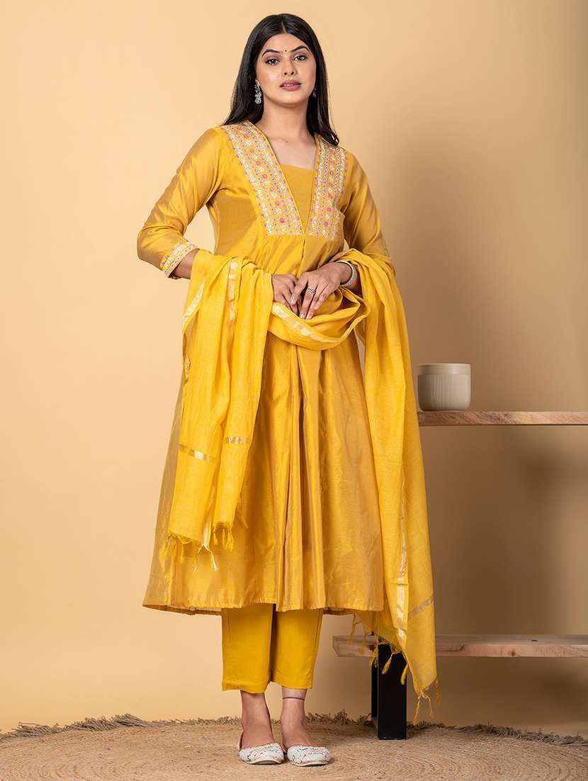 women three quarter sleeve kurta pant with dupatta set