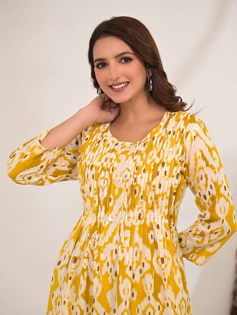 women ikat printed three quarter sleeve kurta pant set - 21972319 - Standard Image - 5