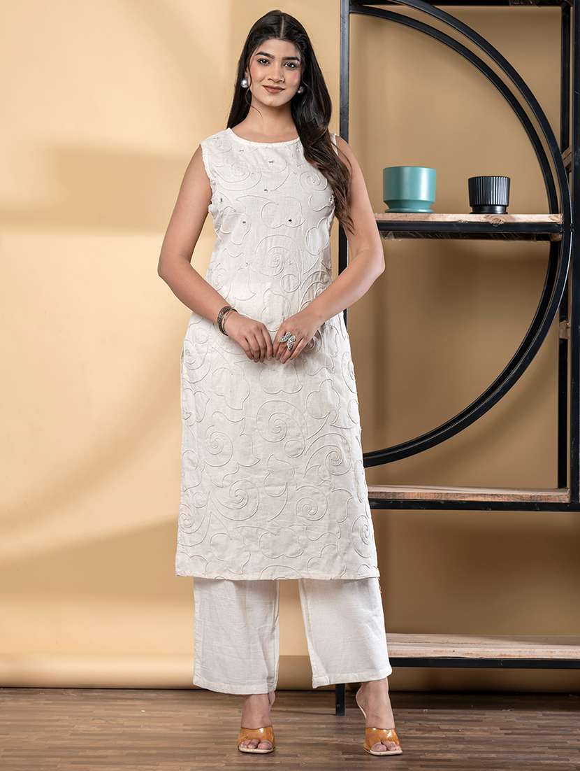 women solid with work sleeveless kurta pant set