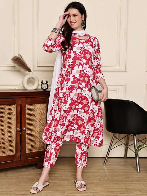 women three quarter sleeve kurta pant with dupatta set - 21972457 -  Standard Image - 0