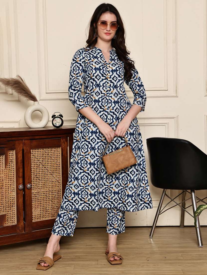 women printed three quarter sleeve kurta pant set