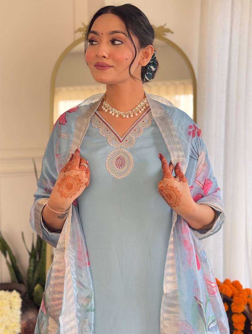 women three quarter sleeve kurta pant with dupatta set - 21972540 -  Standard Image - 3