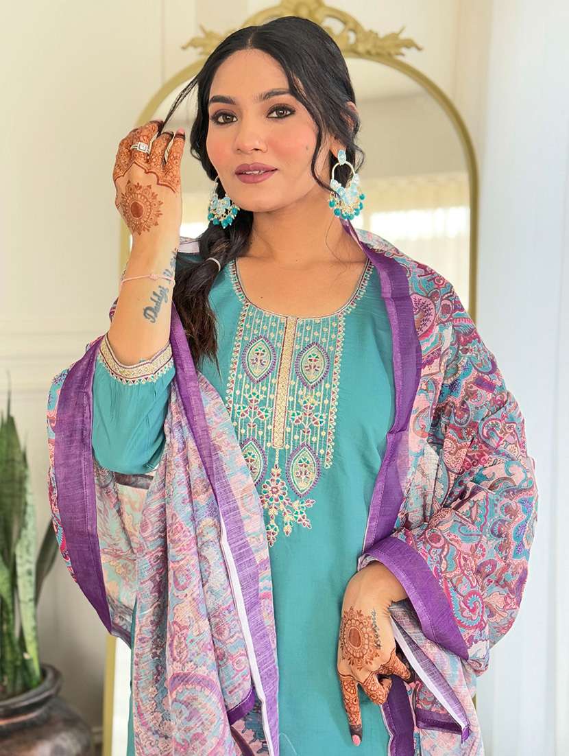 women three quarter sleeve kurta pant with dupatta set - 21972542 - Standard Image - 3