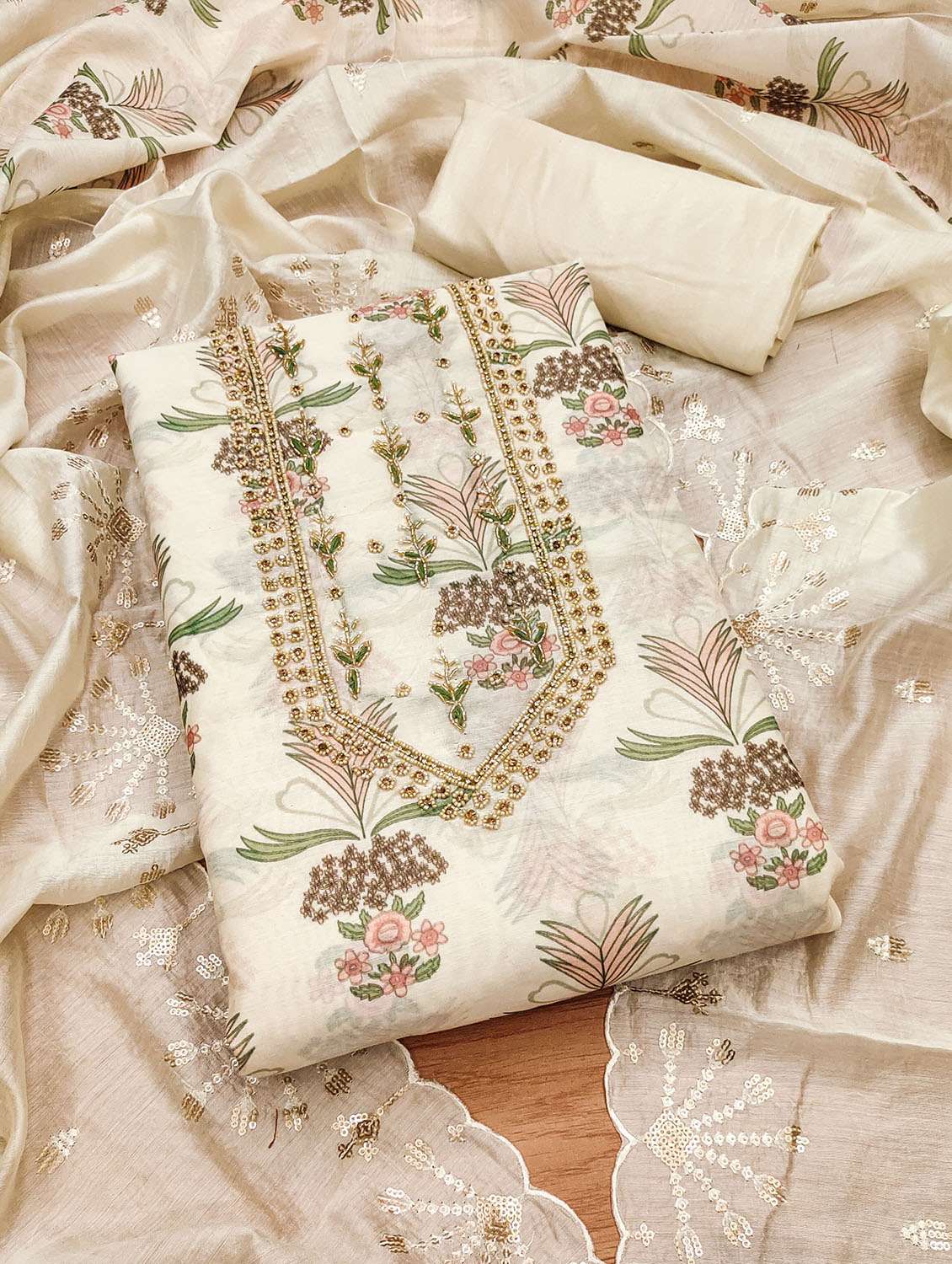 women floral embroidered unstitched suit set - 21972834 - Zoom Image - 0