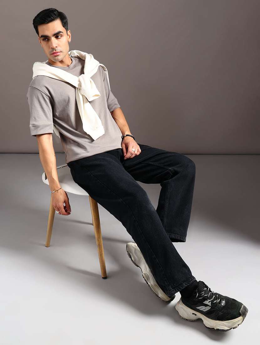 Men Solid Short Sleeve Loose Fit T-shirt - 21972935 -  Standard Image - 3