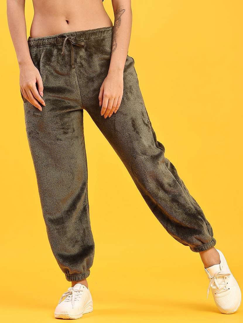 women solid mid rise jogger