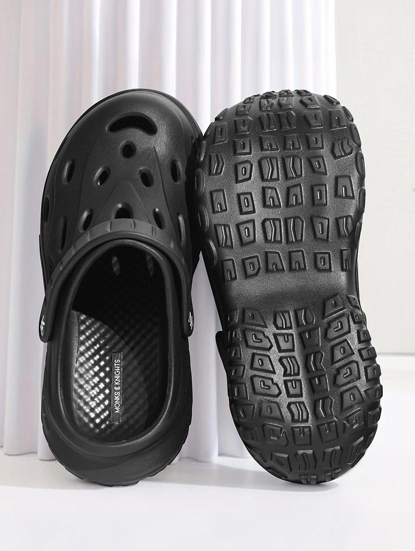 men black solid crocs - 21974848 - Standard Image - 3