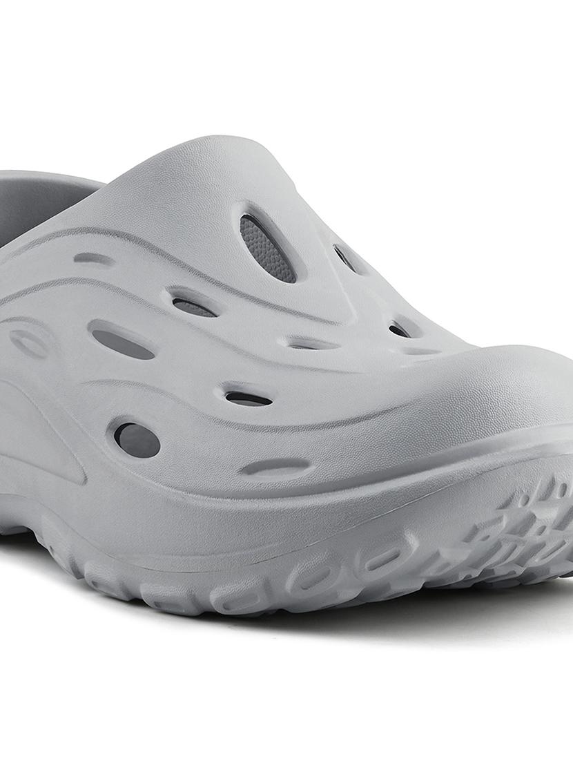 men grey solid crocs - 21974850 - Standard Image - 5