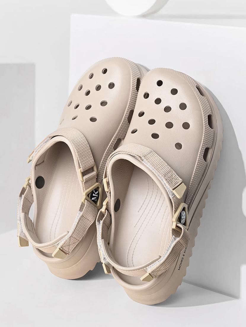men beige solid crocs - 21974852 - Standard Image - 3