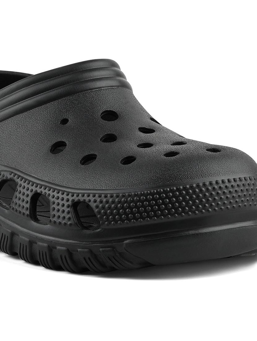men black solid crocs - 21974856 - Standard Image - 5