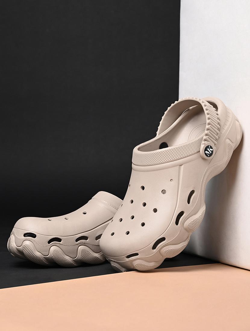 men beige solid crocs - 21974860 - Standard Image - 3