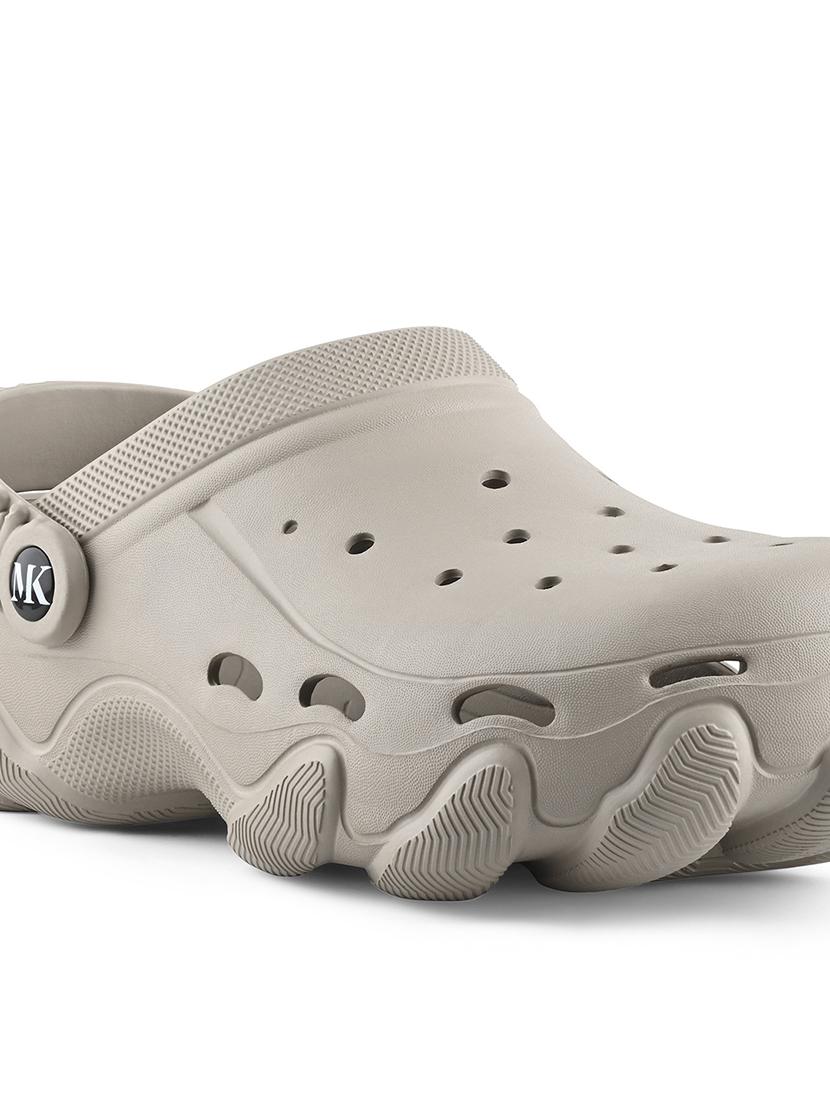 men beige solid crocs - 21974860 - Standard Image - 5