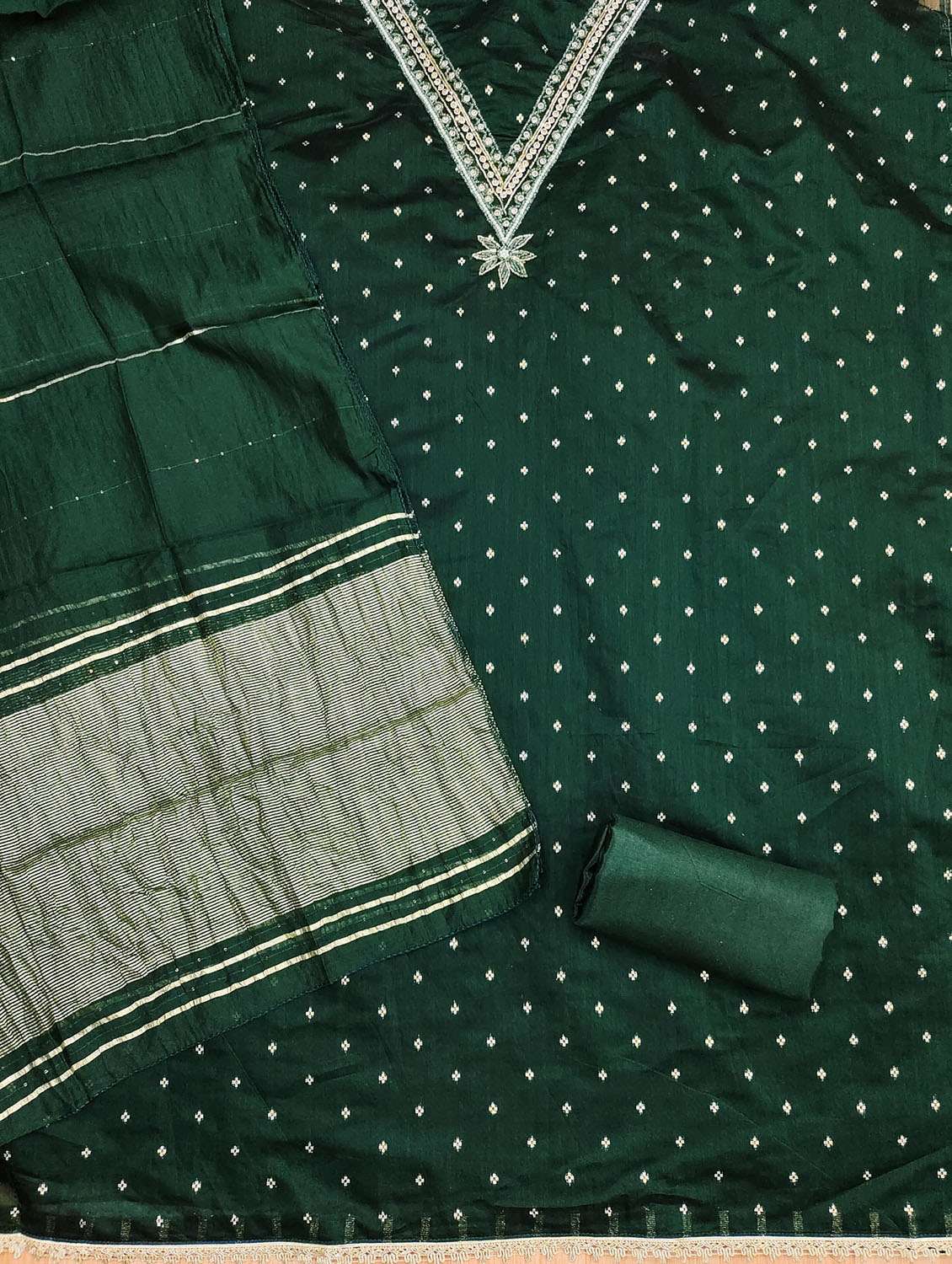 women self design embroidered unstitched suit set - 21974862 -  Standard Image - 3