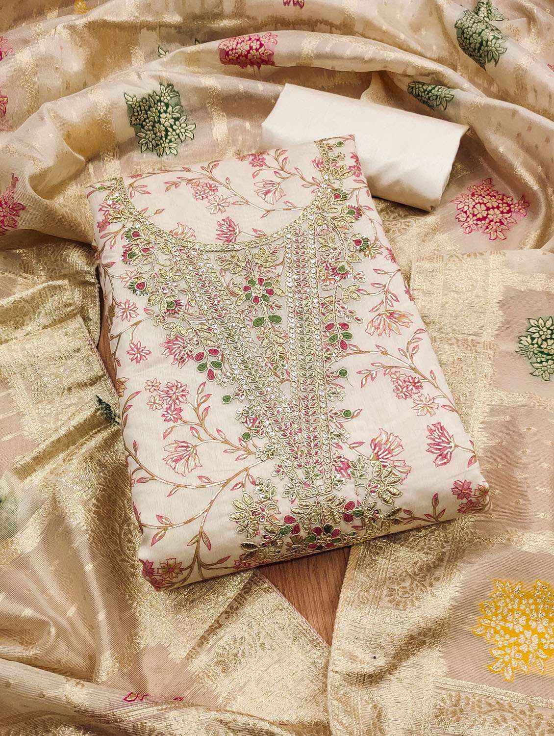 women floral embroidered unstitched suit set