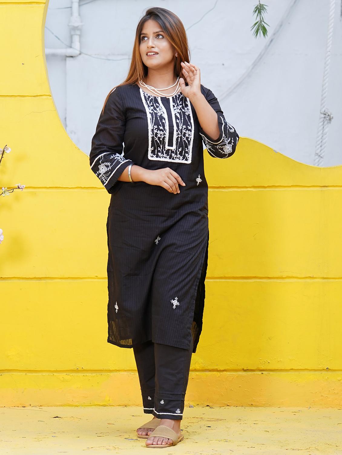 women solid with work three quarter sleeve straight kurta - 21974927 -  Zoom Image - 0