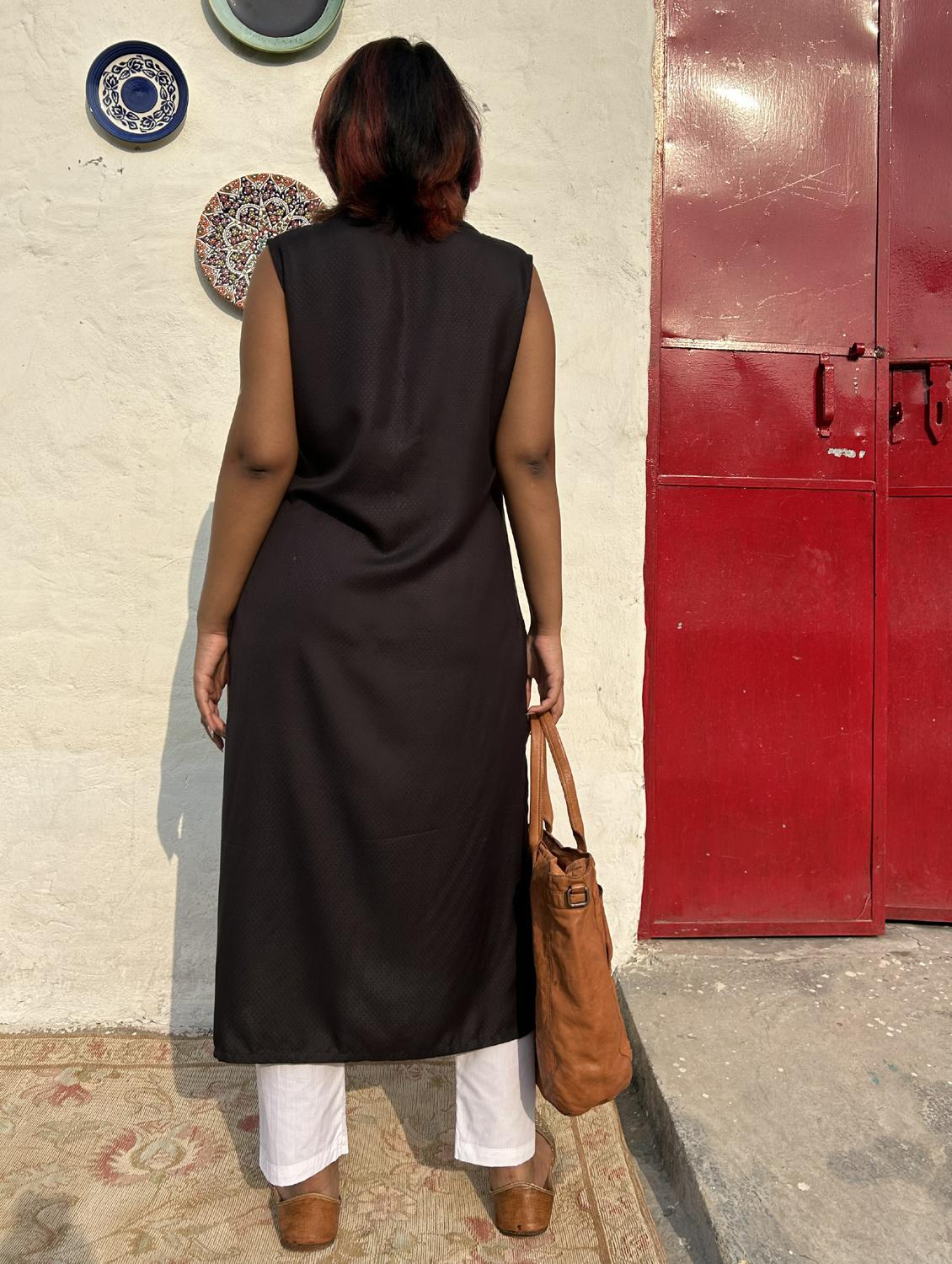 women self design sleeveless a-line kurta - 21974941 - Standard Image - 5