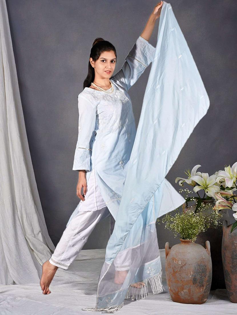 women solid with work three quarter sleeve a-line kurta - 21974957 - Standard Image - 3