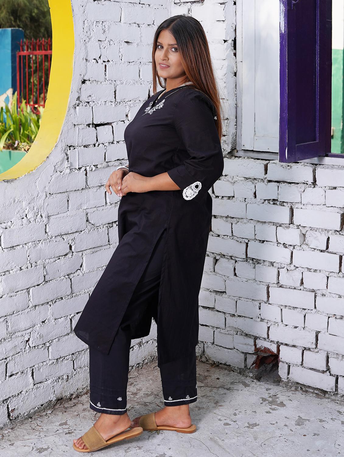 women solid with work three quarter sleeve straight kurta - 21974970 - Standard Image - 3