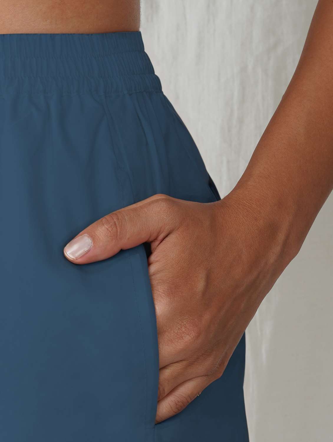 women solid mid rise ankle length tapered pant - 21974996 -  Standard Image - 3