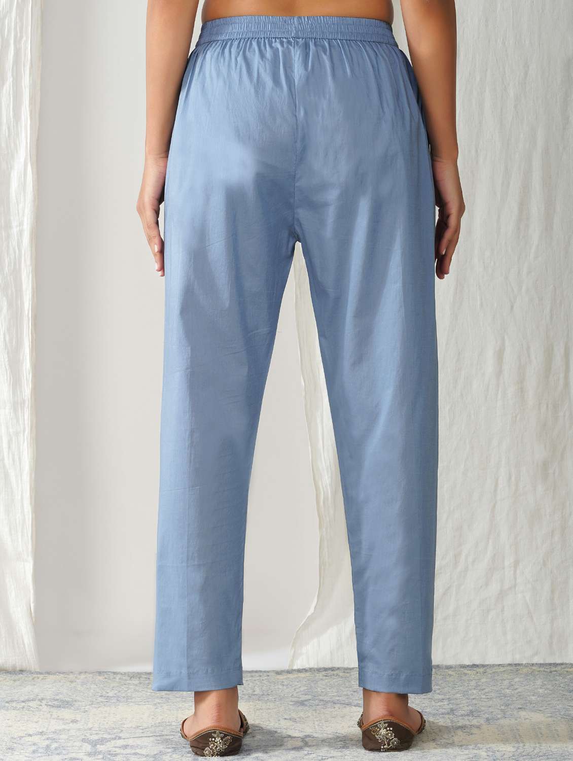 women solid mid rise ankle length tapered pant - 21975039 -  Standard Image - 3
