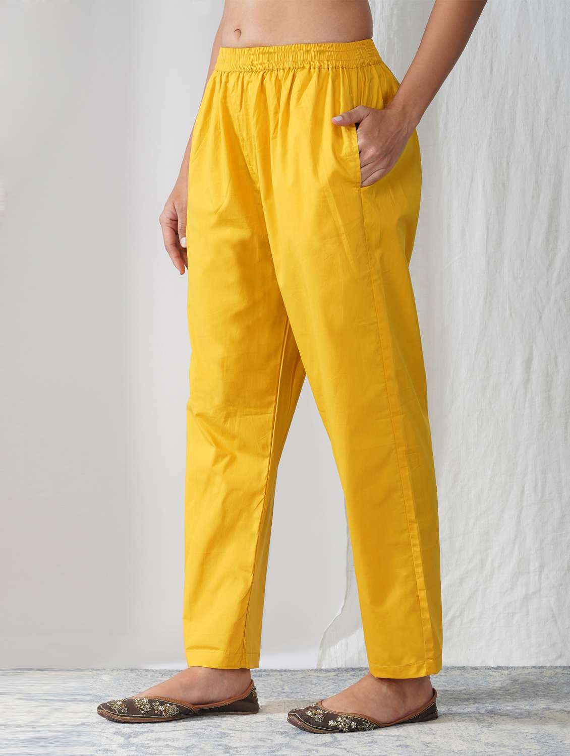 women solid mid rise ankle length tapered pant - 21975042 - Zoom Image - 0