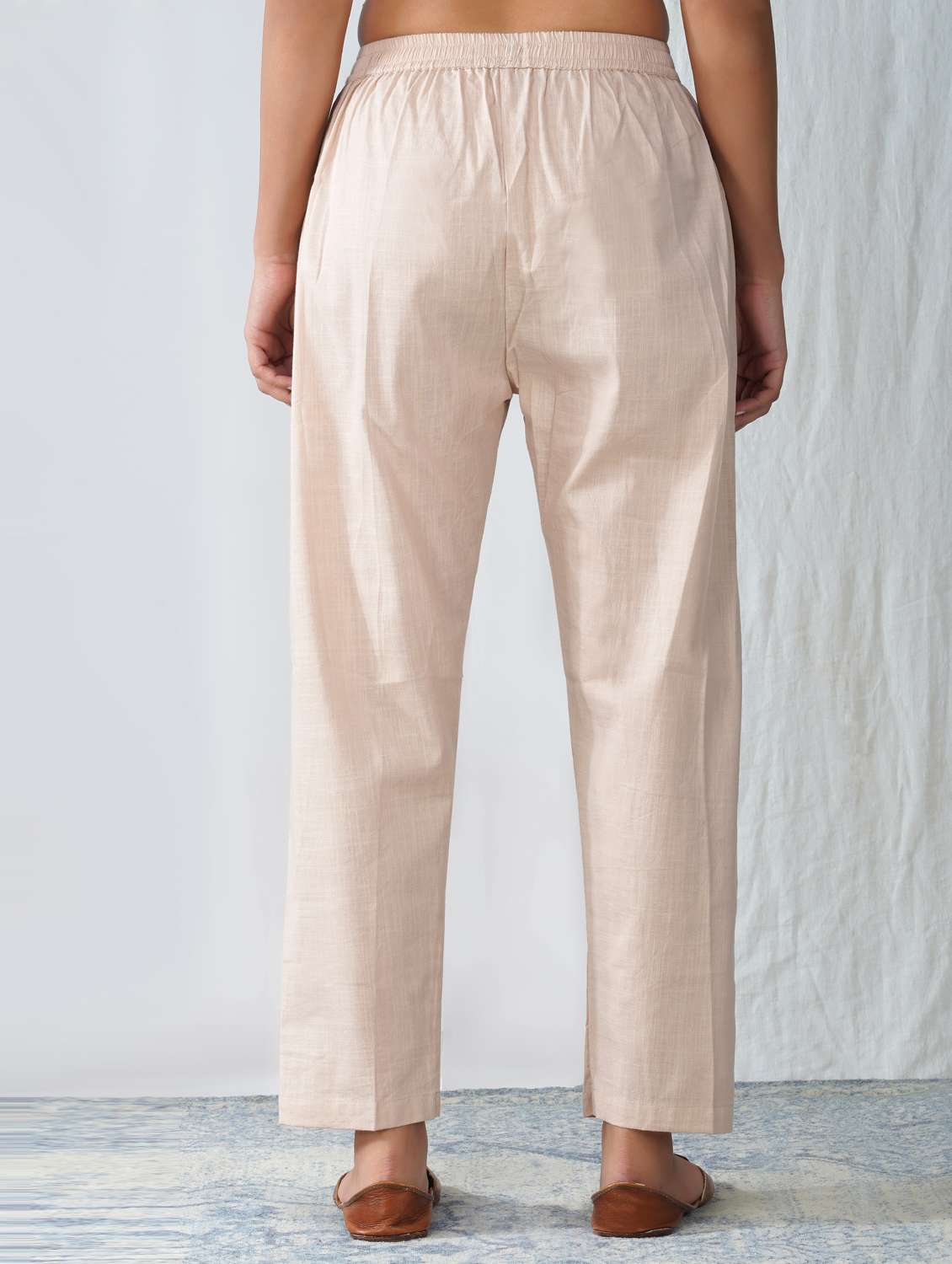 women solid mid rise ankle length tapered pant - 21975046 -  Standard Image - 3