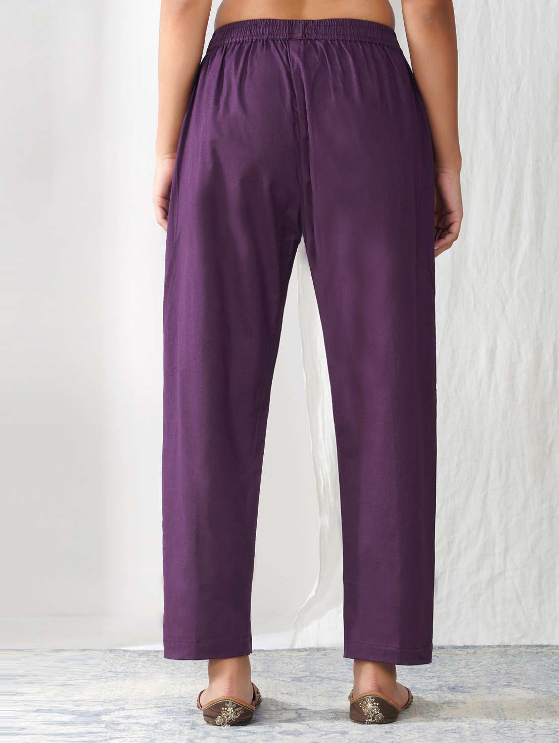 women solid mid rise ankle length tapered pant - 21975050 -  Standard Image - 3