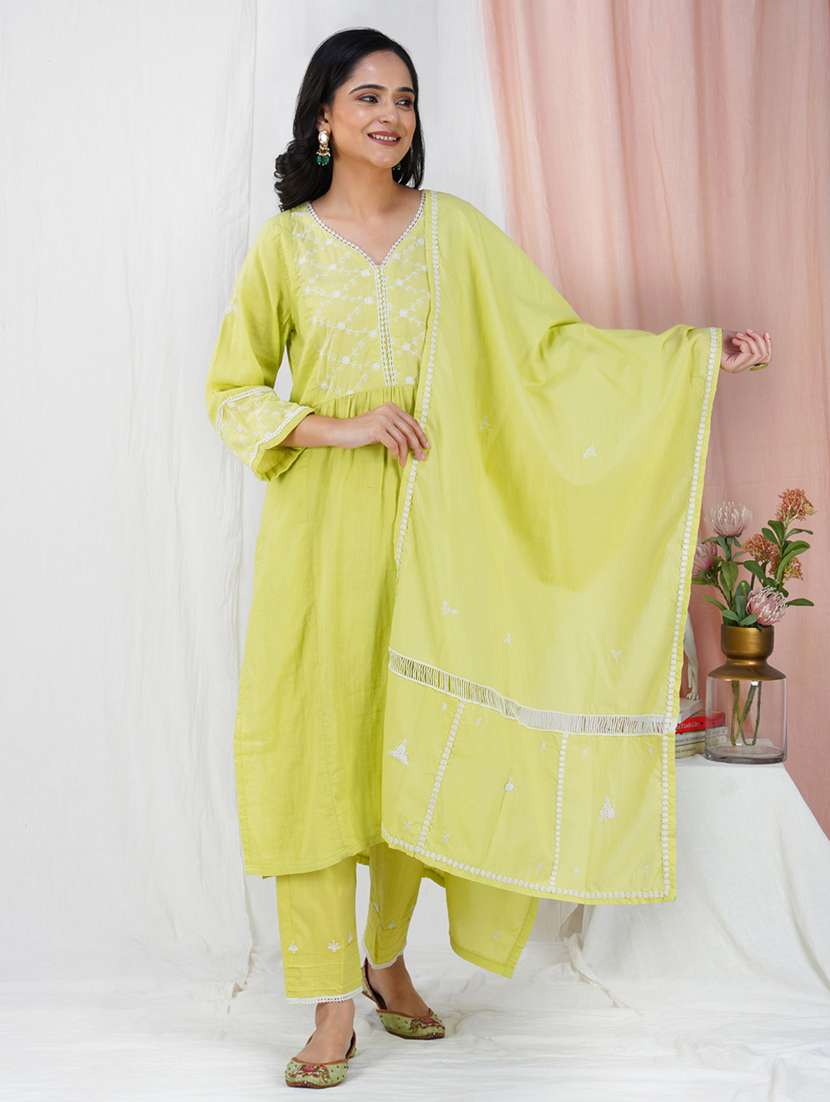women three quarter sleeve kurta pant with dupatta set - 21975062 - Zoom Image - 0
