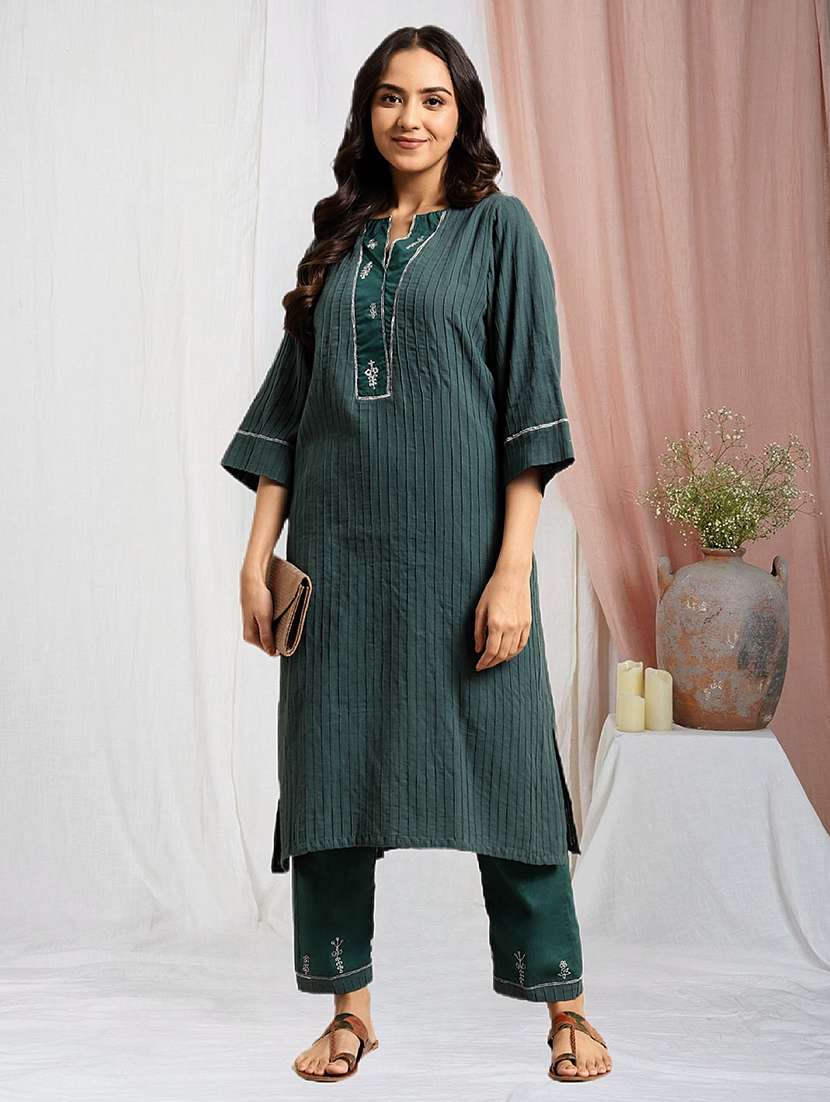 women solid three quarter sleeve kurta pant set